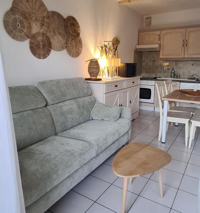 Le Tamaya Plage Charmant T2 En Rez De Jardin A 2 Pas D Une Belle Plage De Toutes Commodites Et Centre Ville Port 카발레르쉬르메르 외부 사진
