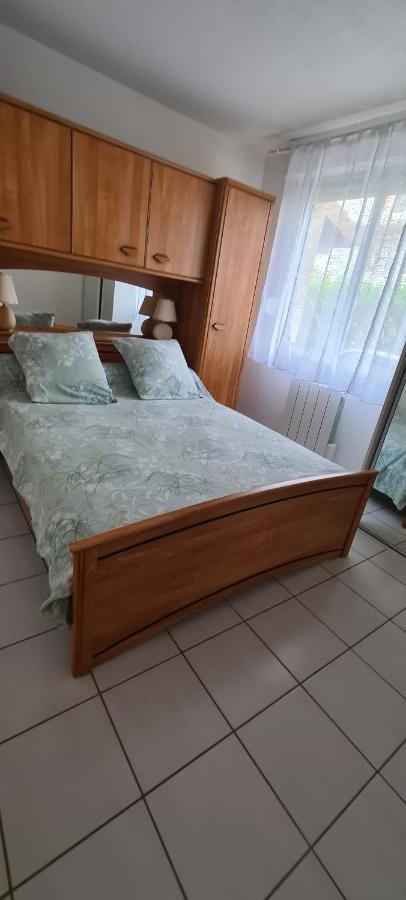 Le Tamaya Plage Charmant T2 En Rez De Jardin A 2 Pas D Une Belle Plage De Toutes Commodites Et Centre Ville Port 카발레르쉬르메르 외부 사진